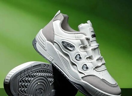 Women’s Sneakers